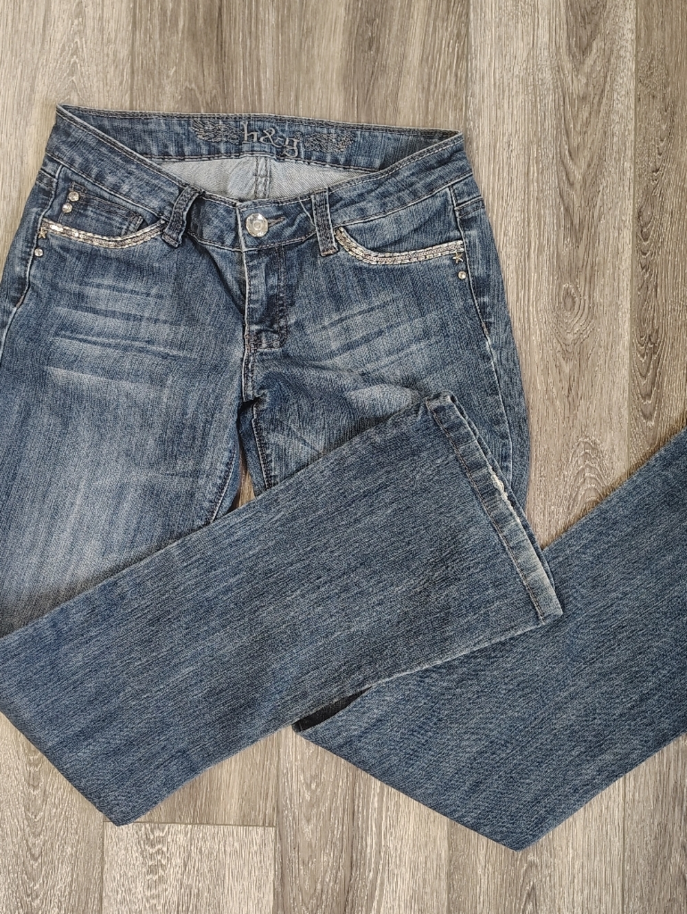 H&G Women’s Boot Cut Jeans in Faded Blue with Studded Pockets Size 9 Low Rise